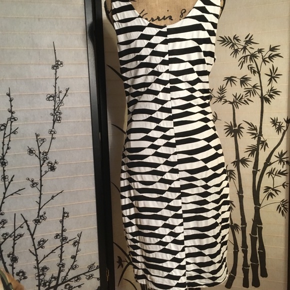 Forever 21 bodycon plus size dress - Picture 3 of 6